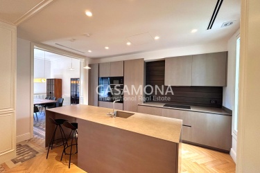 LUXURIOUS AND SPACIOUS APARTMENT FOR RENT – LIGHT, COMFORT & AUTHENTIC CATALAN DESIGN LUXURIOUS AND SPACIOUS APARTMENT FOR RENT – LIGHT, COMFORT & AUTHENTIC CATALAN DESIGN