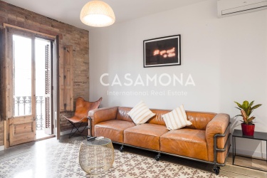 Bright & Spacious 4-Bedroom Apartment in Eixample Bright & Spacious 4-Bedroom Apartment in Eixample
