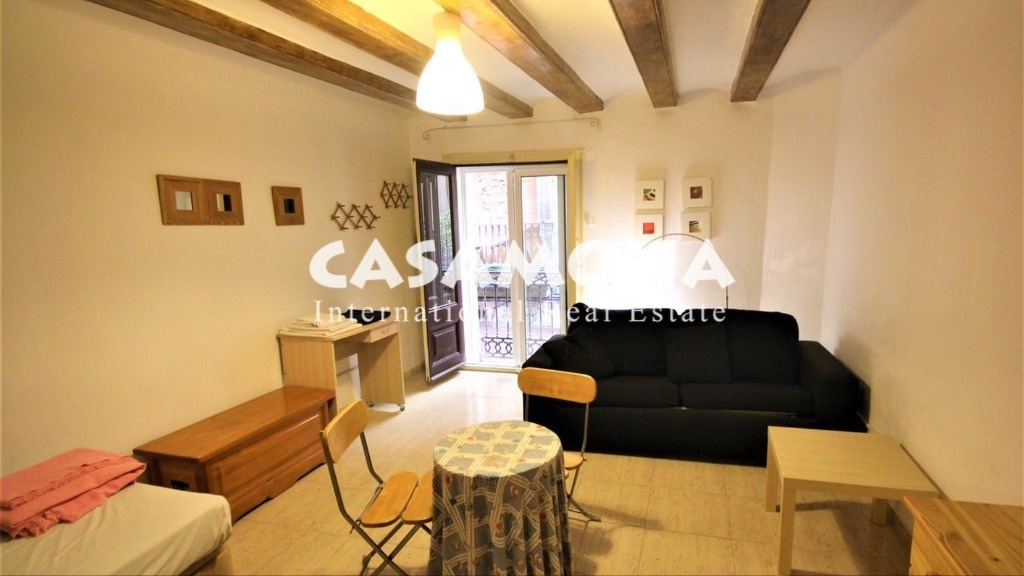 (SOLD) Lovely 2 Bedroom Apartment with a Terrace and 2 Belonging Studio Apartments in Gotico