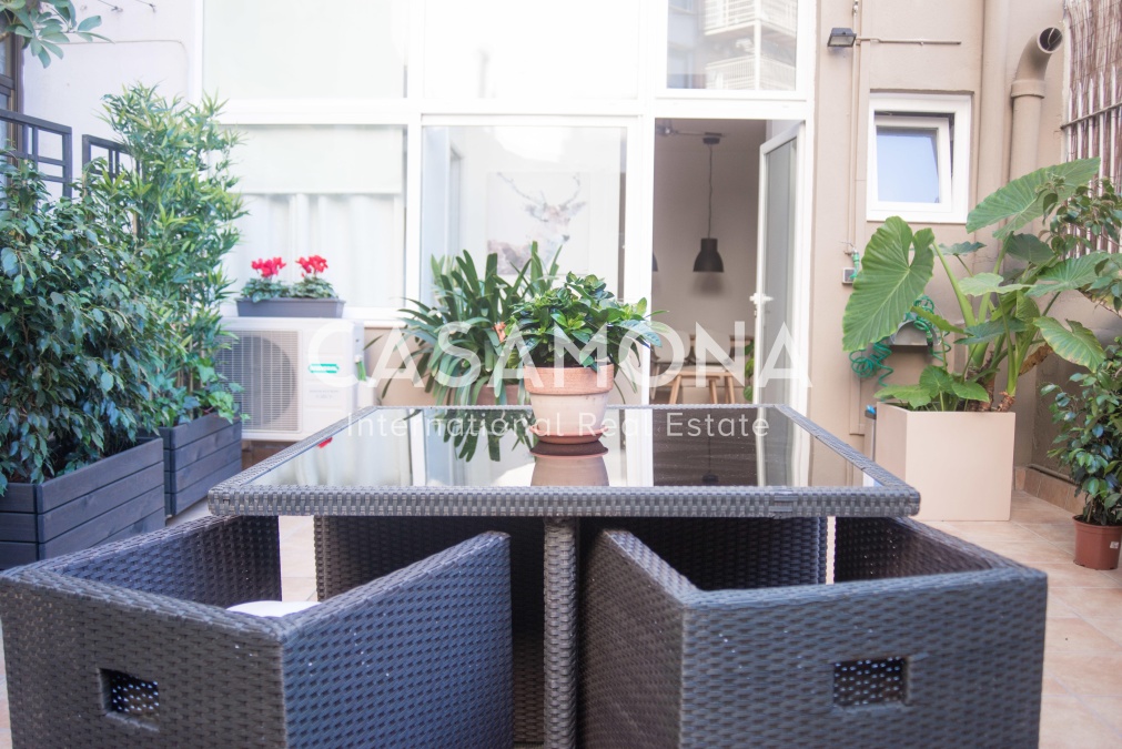 Luxury 2-Bedroom Furnished Apartment with Private Terrace in l'Eixample