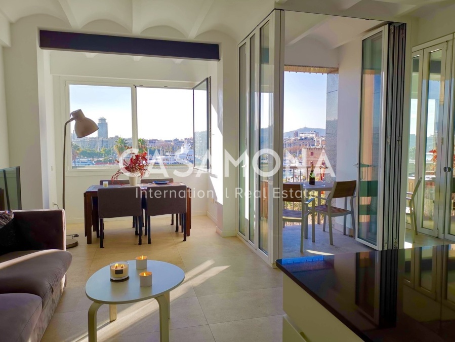 Elegante apartamento en la Barceloneta con vistas al mar, ascensor y terraza privada