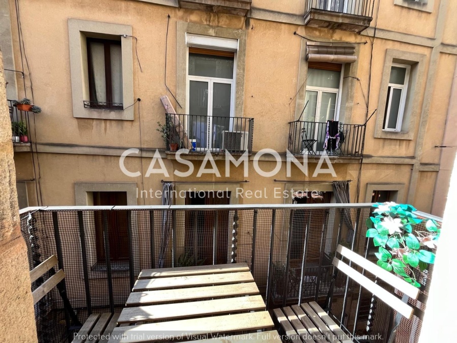 2 Bedroom Apartment in a Traditional Building in El Born