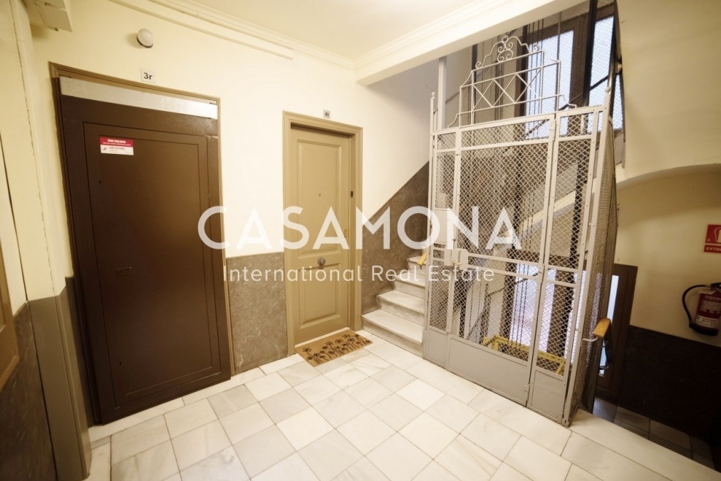 Opportunity for Investment to Rent Out near Sagrada Familia - 3 Renovated Apartments for Sale