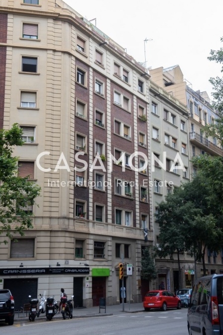 Investment Opportunity for 4 Fully Renovated Apartments close to Sagrada Familia