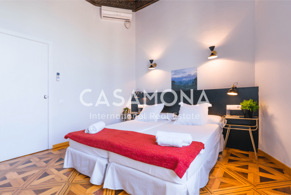 Apartament 2 habitacions elegants amb balcó i bonica restaurada paviments