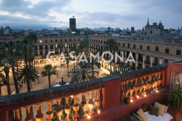 Luksuriøs leilighet med privat terrasse, heis og vakker utsikt på Plaça Reial