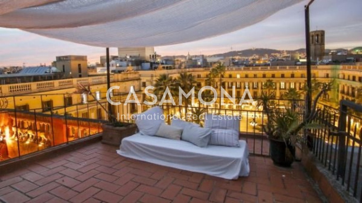 Lussuoso appartamento con terrazza privata, ascensore e splendida vista su Plaça Reial