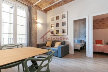 Apartment mit 2 Schlafzimmern und Balkon in Eixample