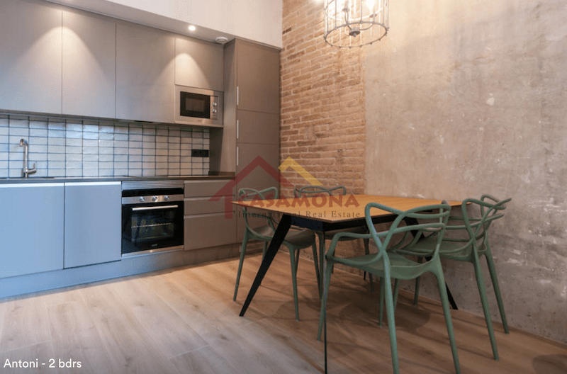 Appartement met 2 slaapkamers en balkon in Eixample