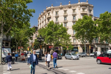 STOR INVESTERING, ATICO ATT RENOVERA PÅ PASSEIG DE GRÀCIA MED EN STOR PRIVAT TERRASS