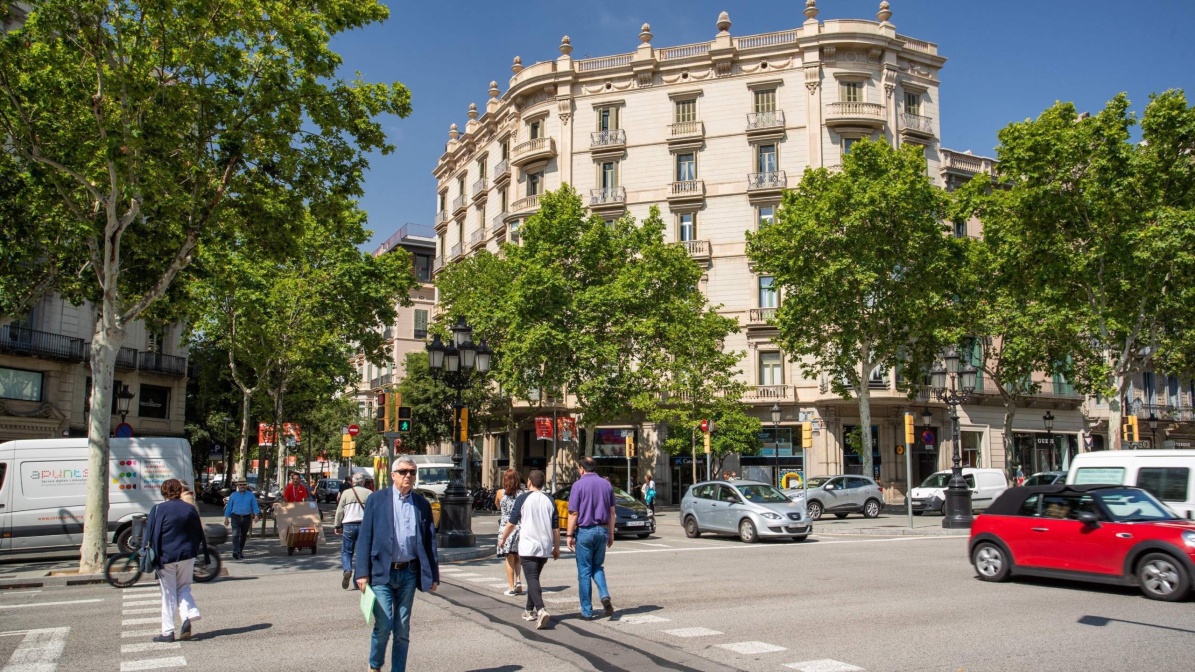 GRAN INVERSIÓ, ATICO PER RENOVAR AL PASSEIG DE GRÀCIA AMB UNA ENORME TERRASSA PRIVADA