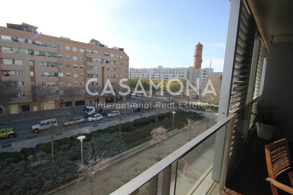 3-Bedroom Apartment with Views in Diagonal Mar with Elevator