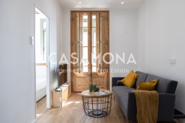 Appartement entièrement rénové de 2 chambres et 2 salles de bains à Gracia