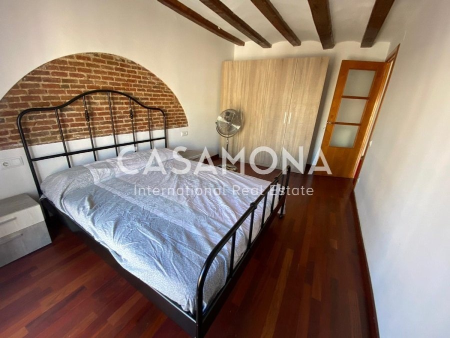 Traditional 2 Bedroom Apartment with Sun Terrace and Parking on La Rambla