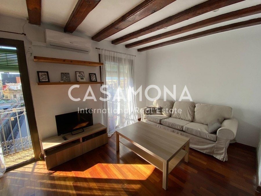 Traditional 2 Bedroom Apartment with Sun Terrace and Parking on La Rambla