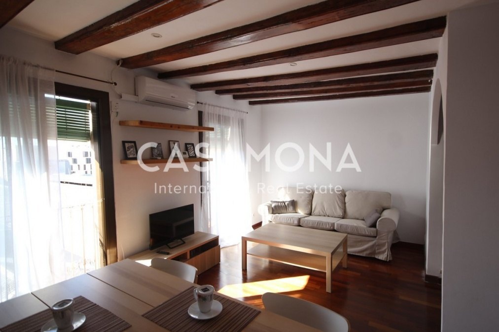 Traditional 2 Bedroom Apartment with Sun Terrace and Parking on La Rambla