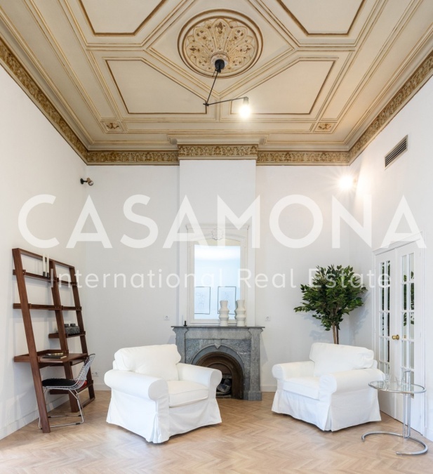 Appartement lumineux et exclusif de 4 chambres avec terrasse privée à Eixample