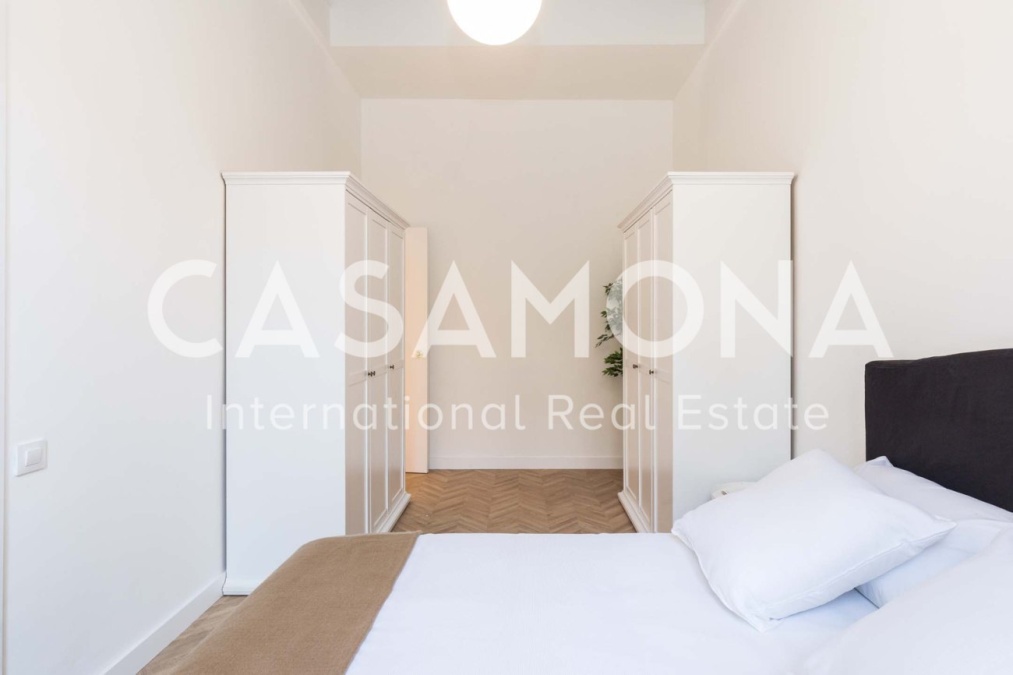 Appartement lumineux et exclusif de 4 chambres avec terrasse privée à Eixample