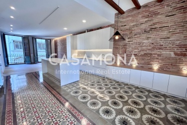 Stunning Newly Furnished 2-Bedroom Apartment with Balconies in the Heart of Gracia