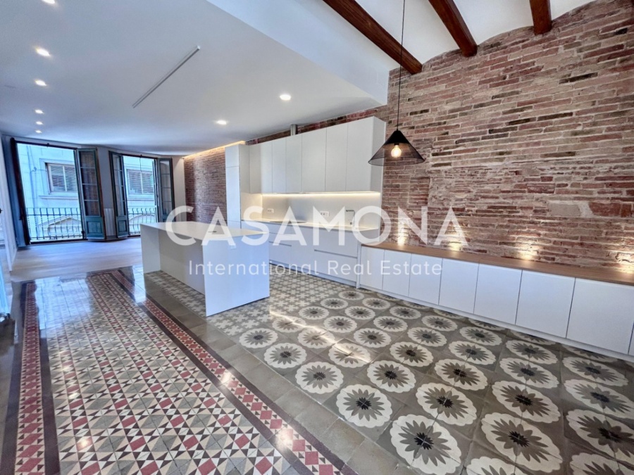 Stunning Newly Furnished 2-Bedroom Apartment with Balconies in the Heart of Gracia