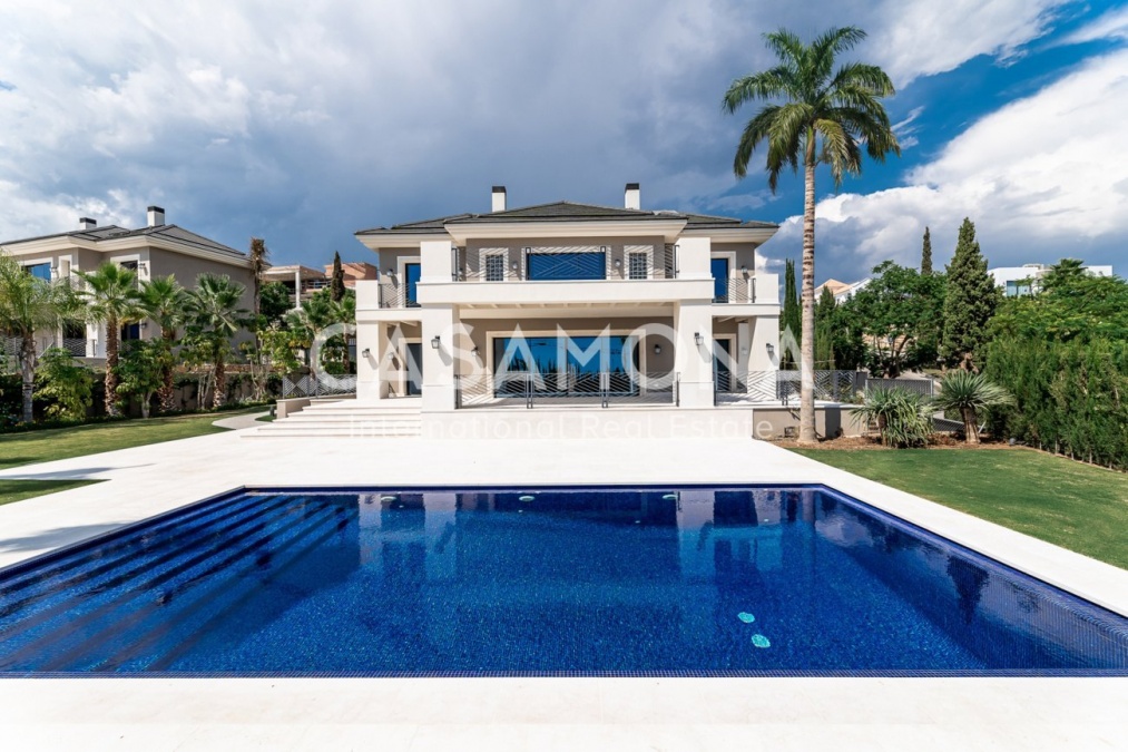 MAGNIFICENT OPPORTUNITY IN MARBELLA - VILLA IN LOS FLAMINGOS BENAHAV'S