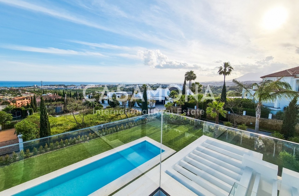 Magnificent Opportunity in Marbella - Villa in Los Flamingos Benahavís