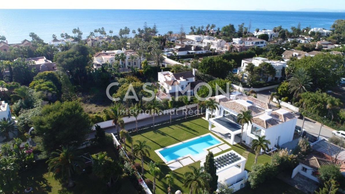 Herrliche Gelegenheit in Marbella - Villa nur 100 m vom Strand in Casasola entfernt