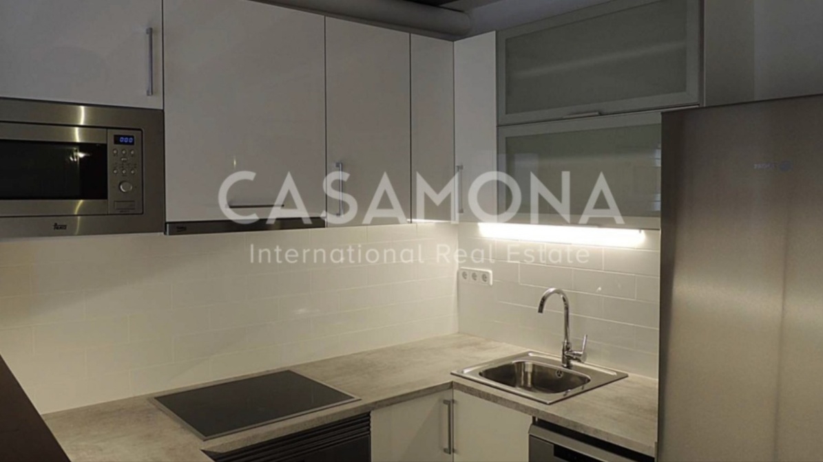 Fully Renovated 2 Bedroom Apartment near Universitat