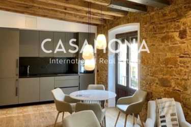 (SOLD) Charming Loft Apartment with Catalan Features in The Heart of El Born