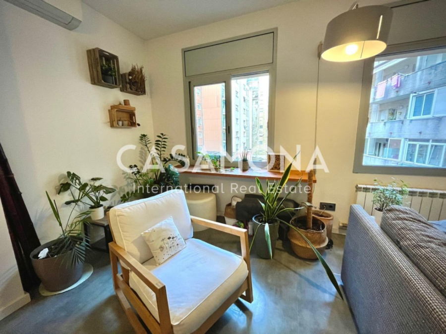 Bright and Spacious 2-Bedroom Apartment in Eixample