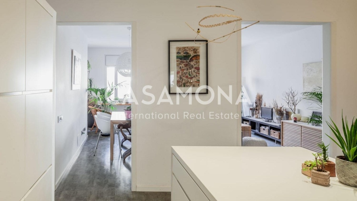 Spacious 2-Bedroom Apartment Just Steps from Sagrada Familia