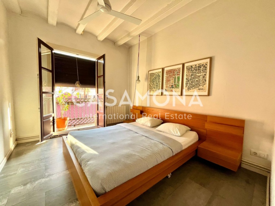 Spacious 2 Bedroom Apartment with Balconies in El Raval