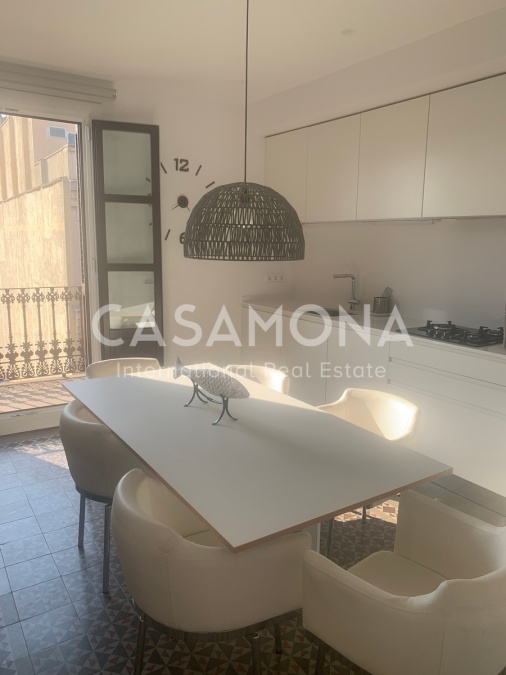 SUNNY 2 BEDROOM APARTMENT IN EIXAMPLE ESQUERRA WITH COMMUNITY SWIMMING POOL