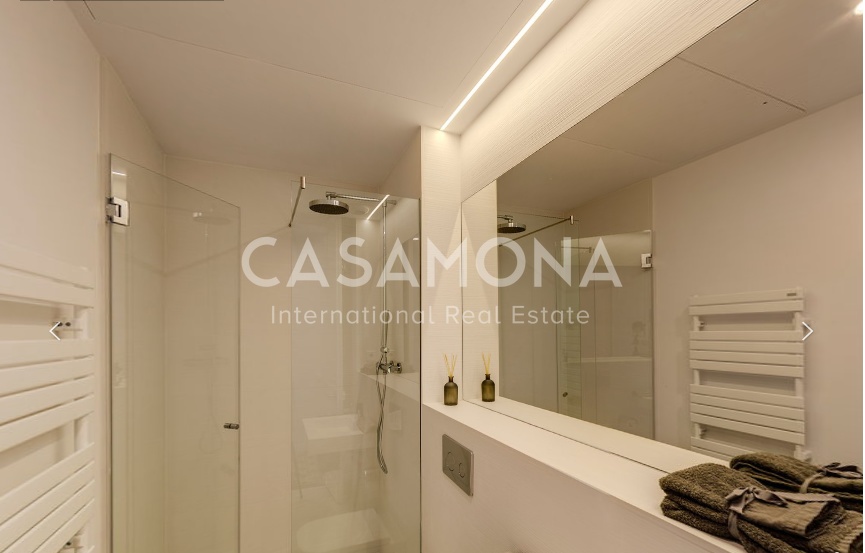 SUNNY 2 BEDROOM APARTMENT IN EIXAMPLE ESQUERRA WITH COMMUNITY SWIMMING POOL