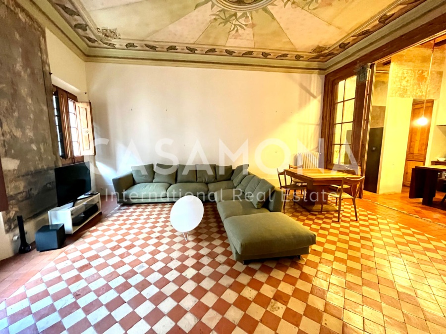 Historical Apartment in an Old Palace in El Born with an Elevator