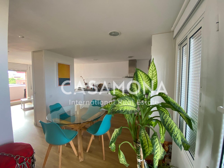 Spacious and Bright 3 Bedroom Apartment With Private Terrace and Elevator in Barceloneta
