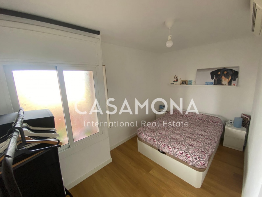 Spacious and Bright 3 Bedroom Apartment With Private Terrace and Elevator in Barceloneta