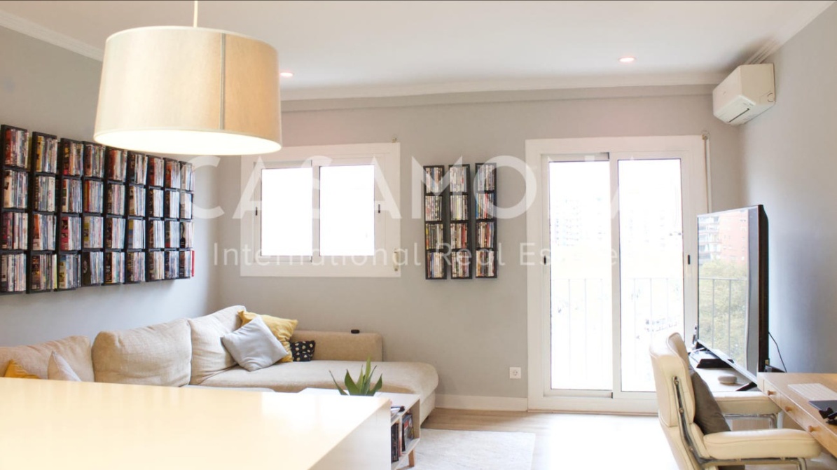 (SOLD) Bright And Spacious Two Bedroom Duplex Apartment In Diagonal Mar With Charming Gallery