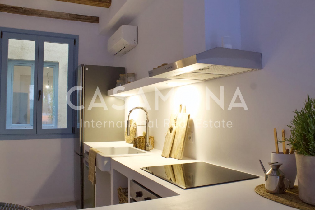 Apartamento Boho-Chic El Born recientemente renovado con ascensor y lindo balcón