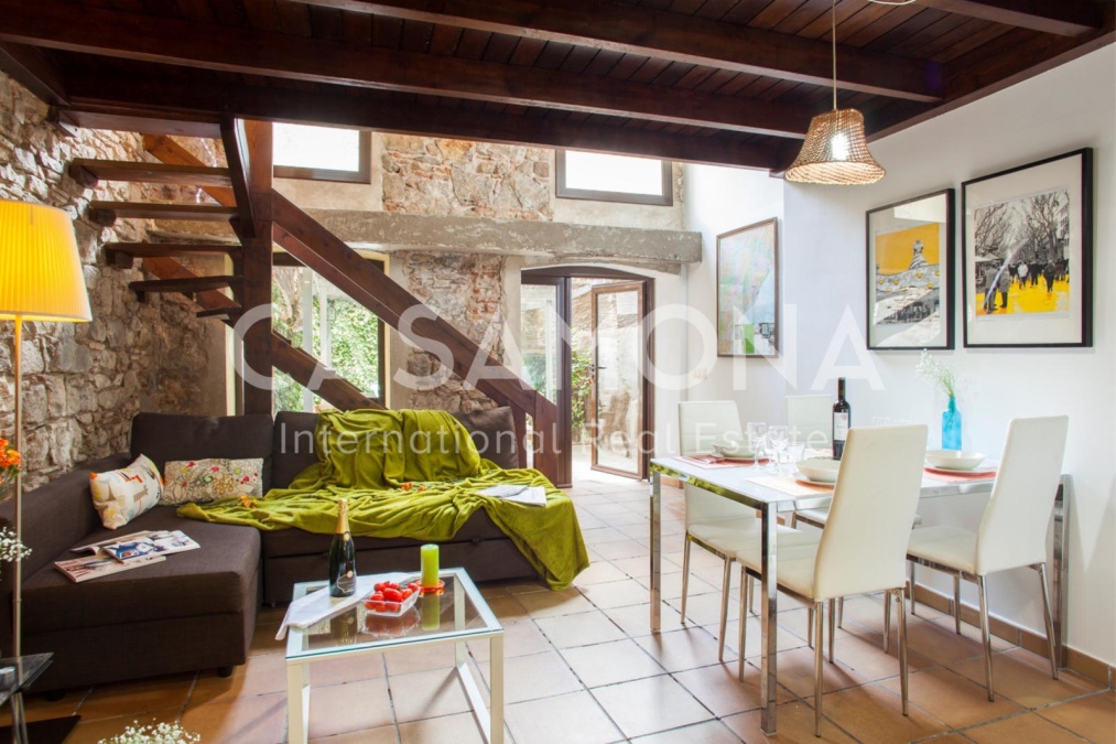 Bright 2-Bedroom Duplex Apartment with a Huge Private Terrace