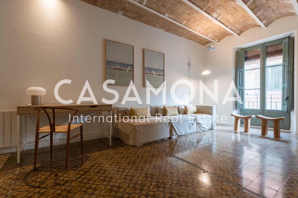 Bright 2 Bedroom Apartment For Rent in Poble Nou