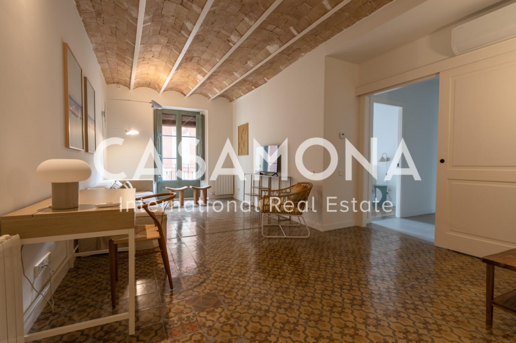 Bright 2 Bedroom Apartment For Rent in Poble Nou