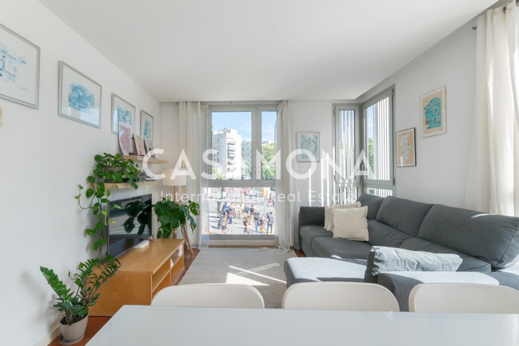 Lluminós apartament de 2 habitacions a 10 minuts de la platja de la Barceloneta