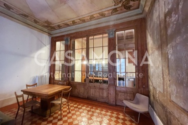 Unique Historic Apartment in El Born with 2 Large Terraces