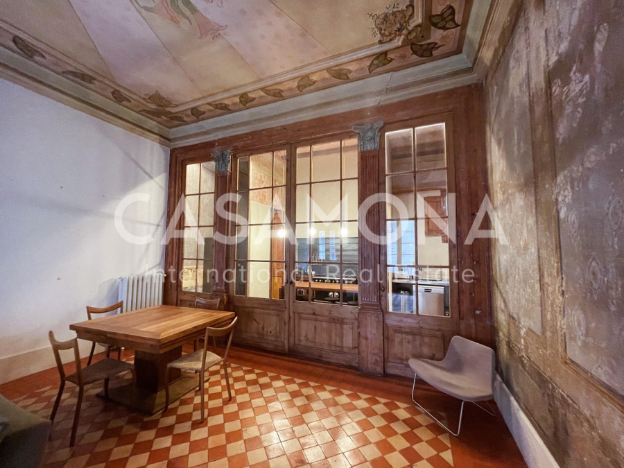 Historic Beautiful Apartment from 1936 in El Born with 2 Large Terraces