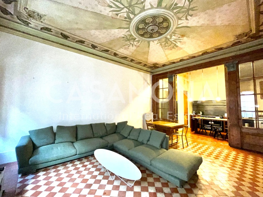 Historic Beautiful Apartment from 1936 in El Born with 2 Large Terraces