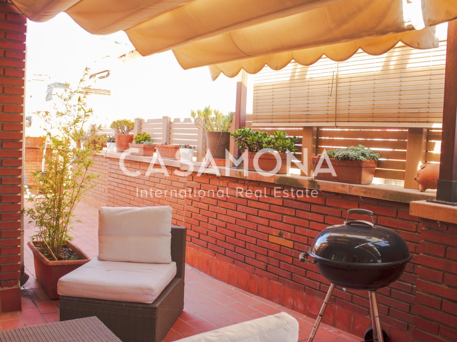 Spacious and Bright Attic With Private Balcony Near Sants