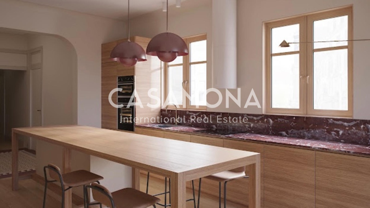 Newly Renovated Spacious 5 Bedroom Apartment With A Balcony Near Francesc Macia