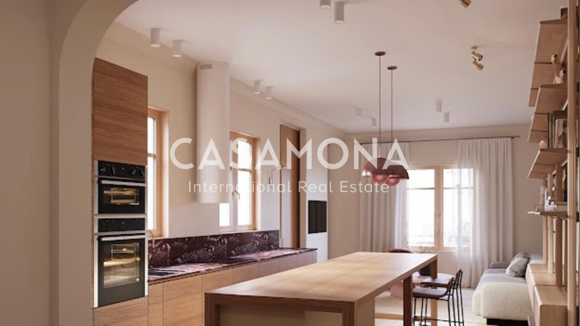 Newly Renovated Spacious 5 Bedroom Apartment With A Balcony Near Francesc Macia