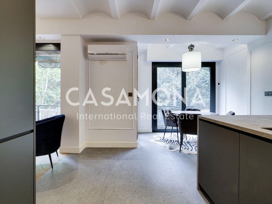 Appartement moderne récemment rénové avec de hauts plafonds dans l’Eixample Dreta